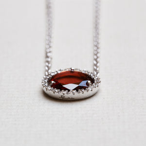 Vintage Pomellato White Gold Necklace with Garnet and Diamonds