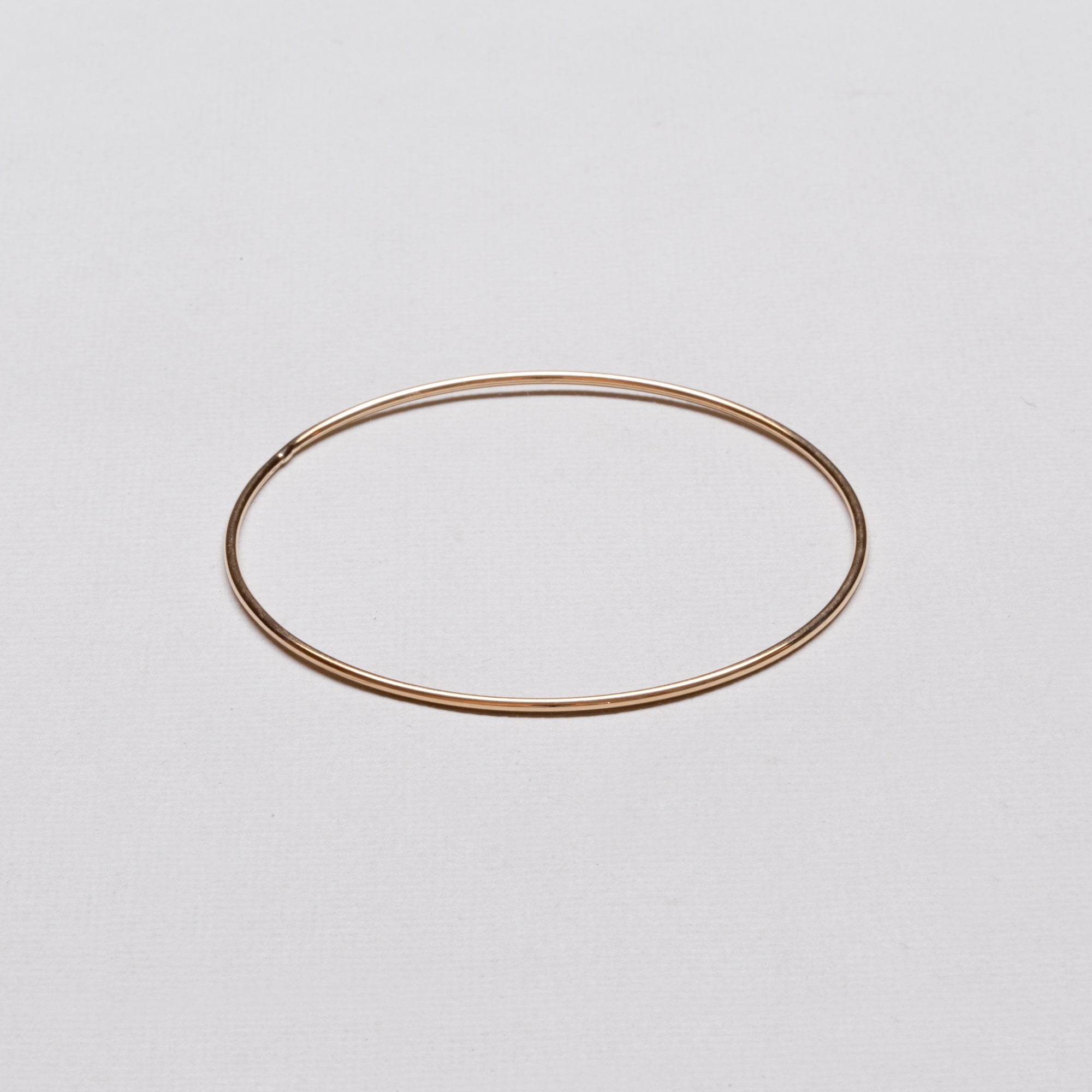 Thin 18ct Gold Bangle Bracelet