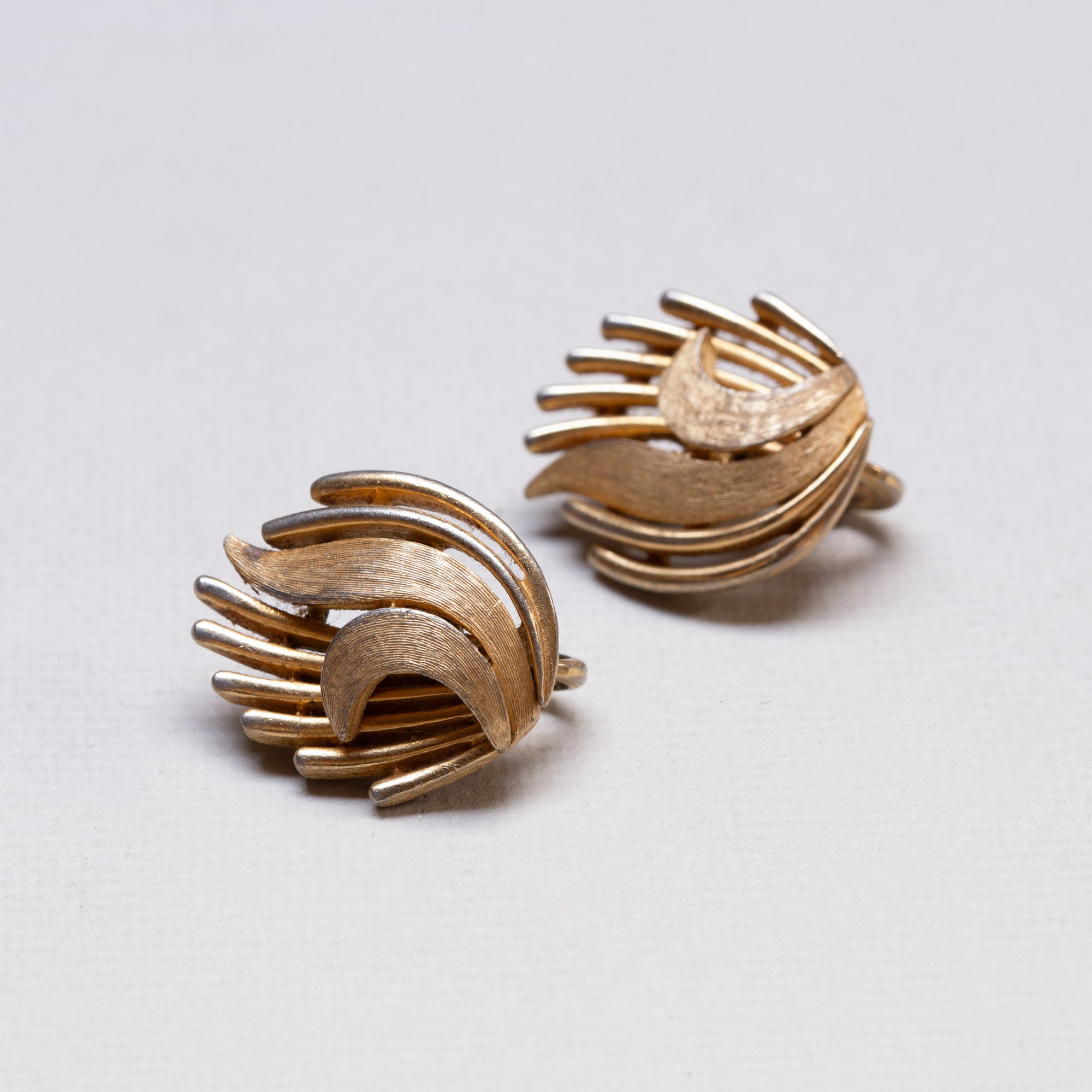 Vintage Trifari Gold Clip-on Earrings