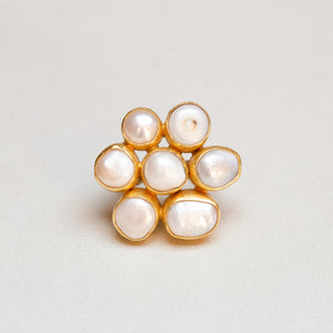 Vintage 18ct Gold Moonlight Ring with Fresh Pearls