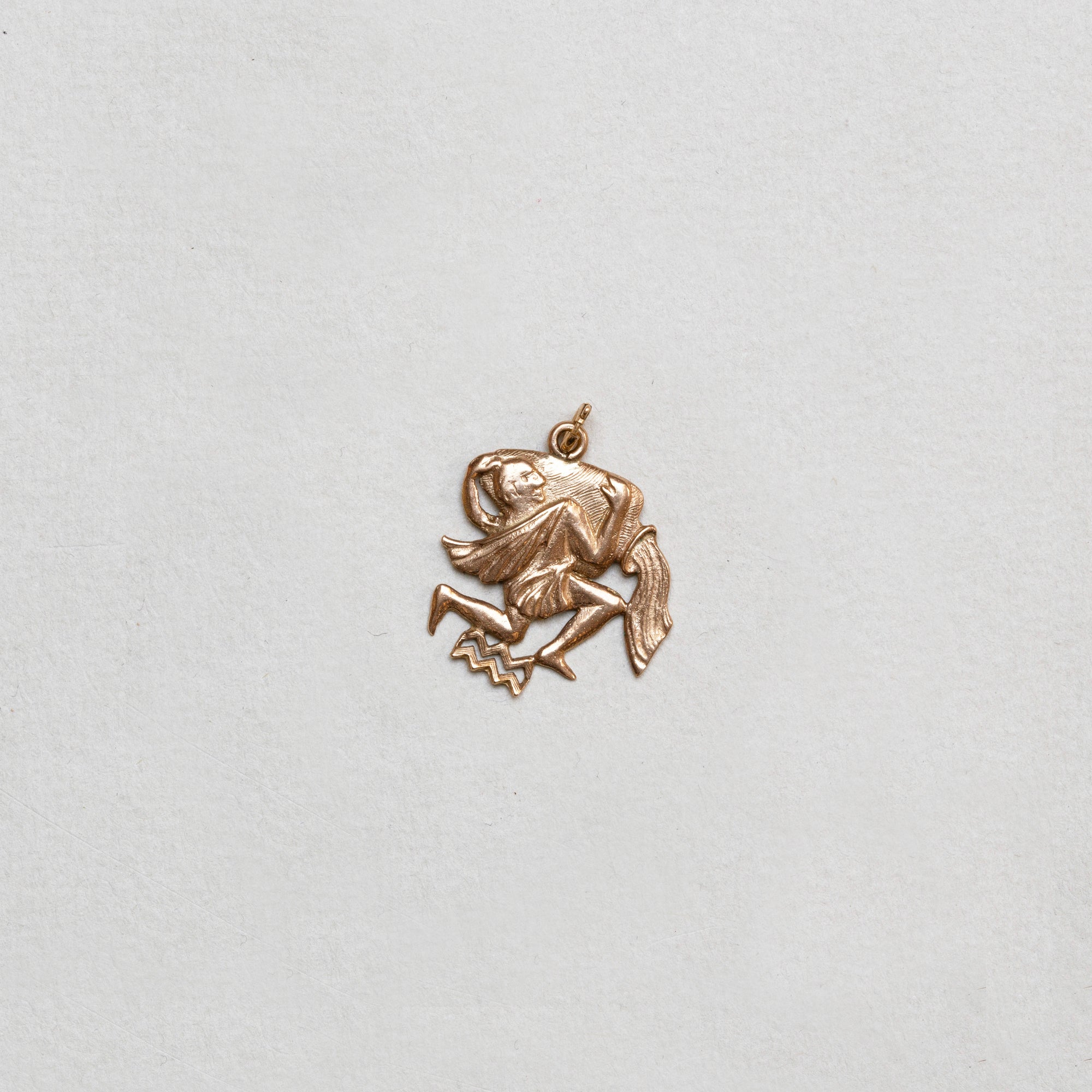 Vintage 9ct Gold Aquarius Charm Pendant