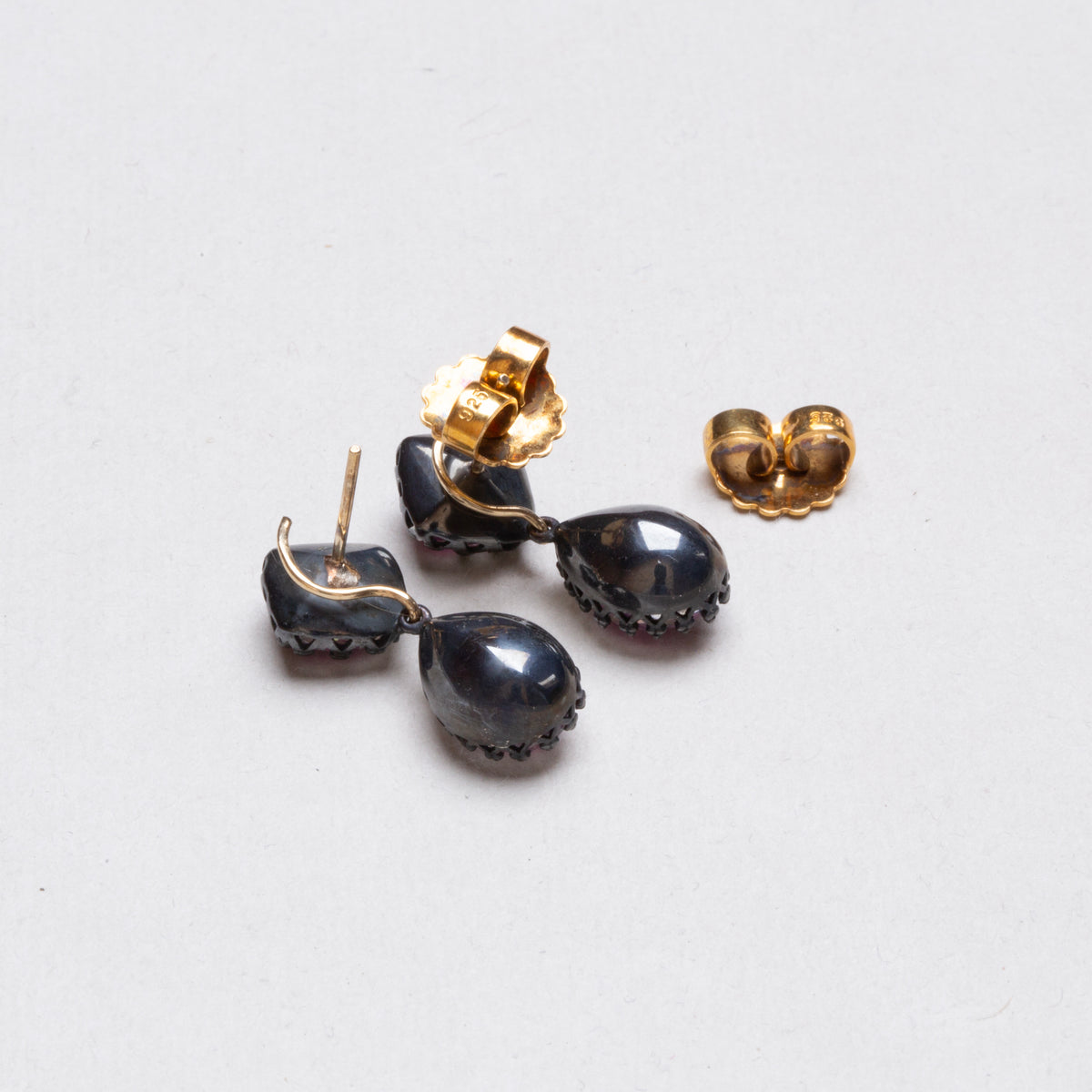 Vintage Jane Small Day Night Earrings