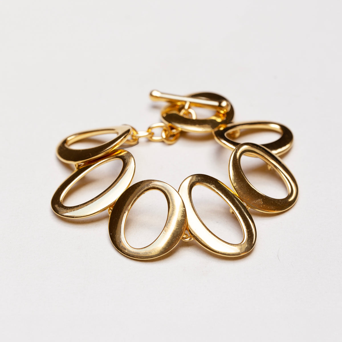 Vintage Monet Gold-plated Circle Link Bracelet