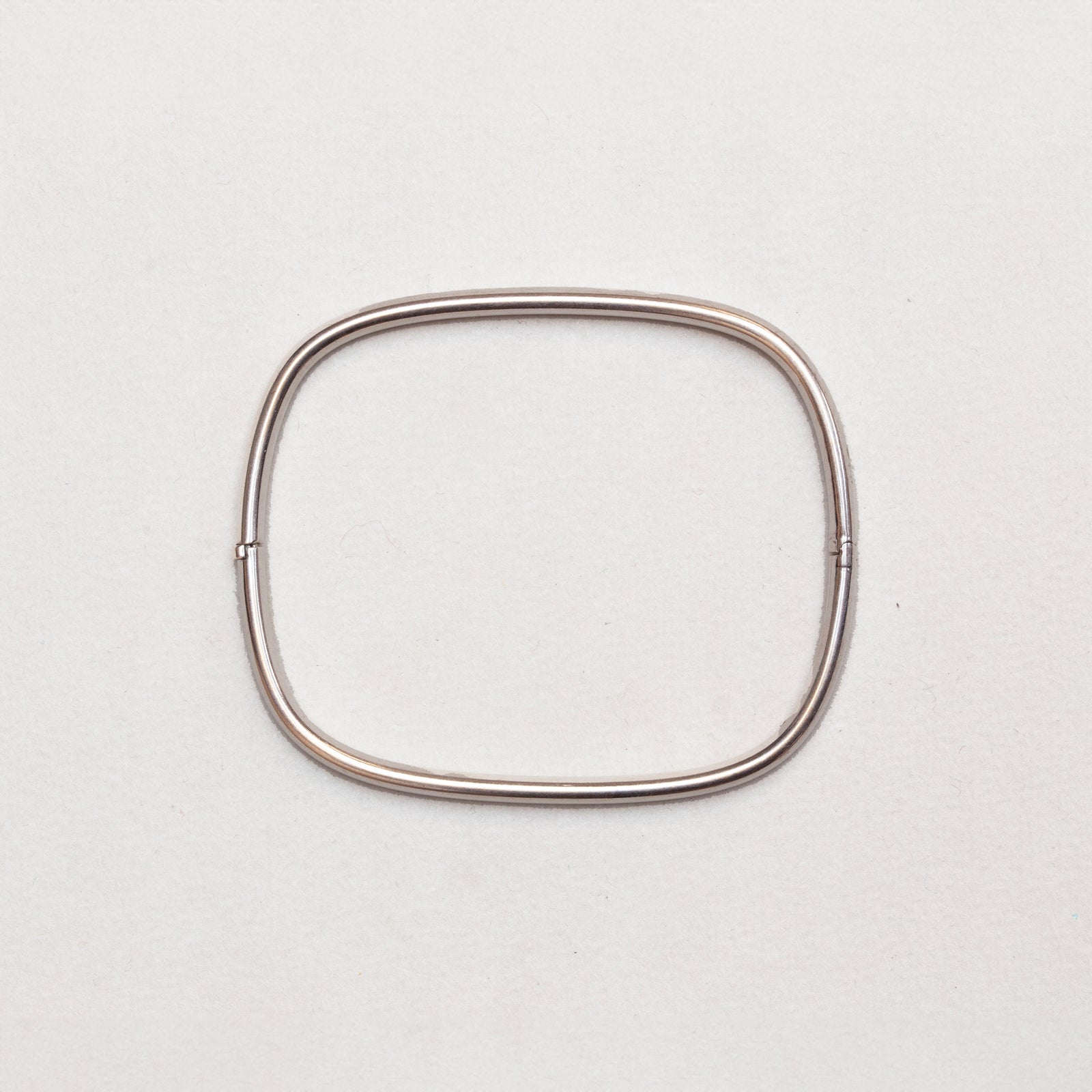 18ct White Gold Bangle Bracelet