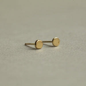 Corinne Hamak small disc xilitla stud earrings