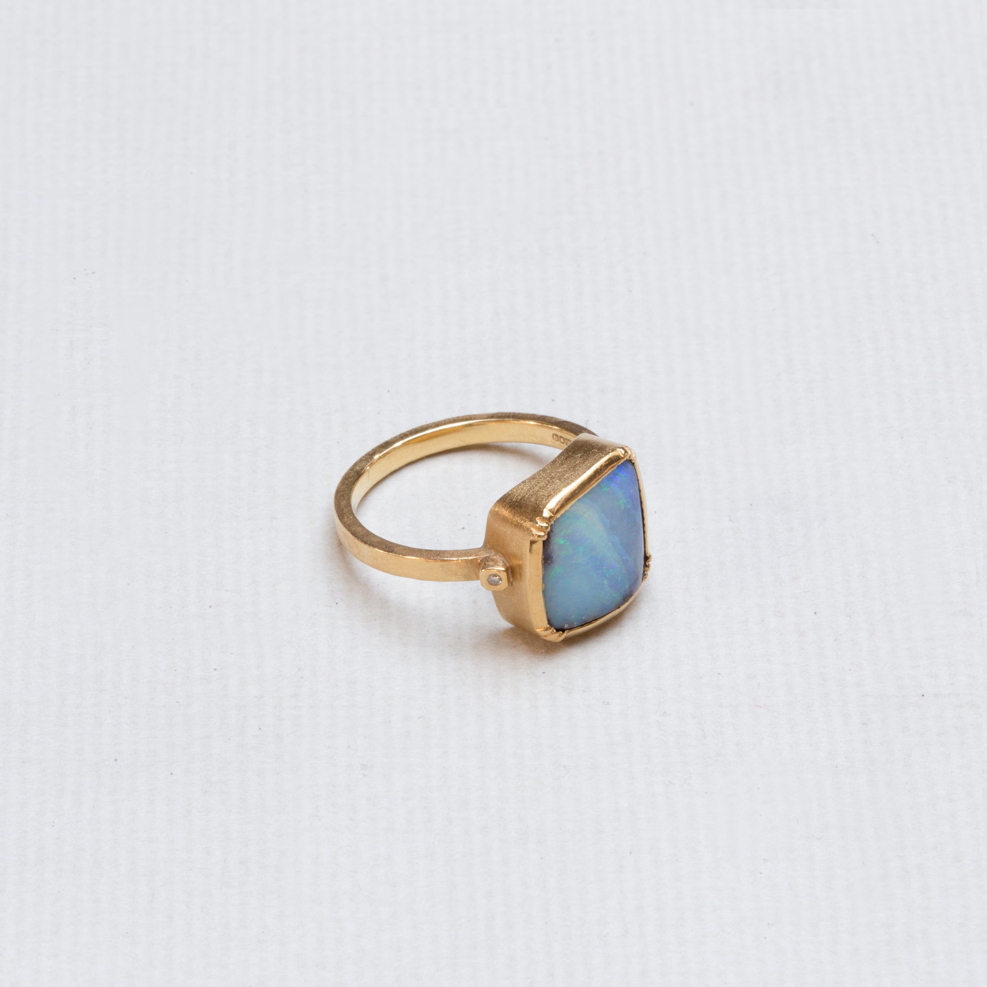 18ct Gold Opal Ring