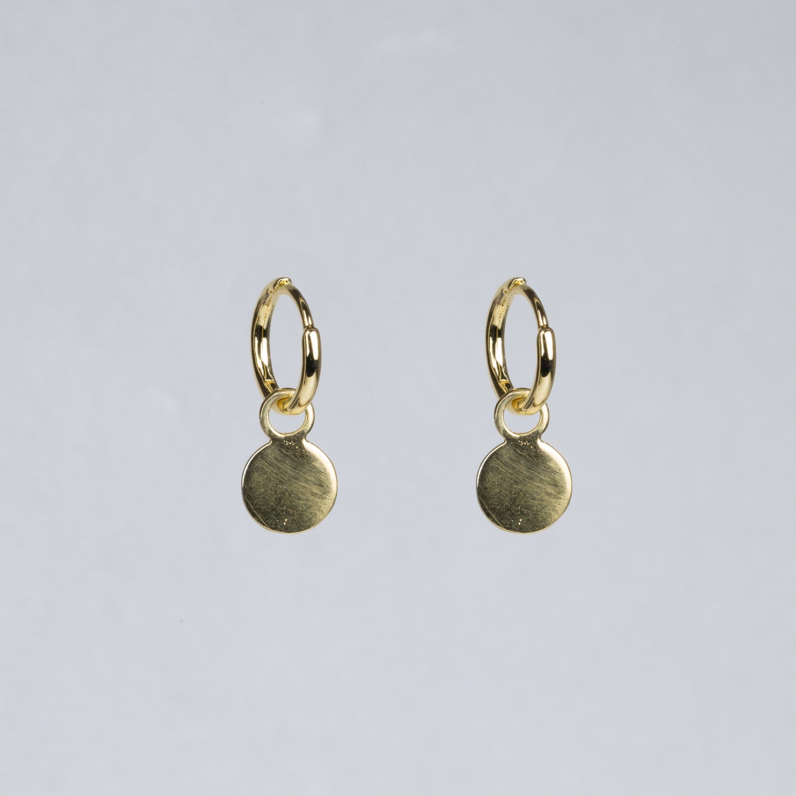 Charmed Hoop Earrings - Disc in yellow gold