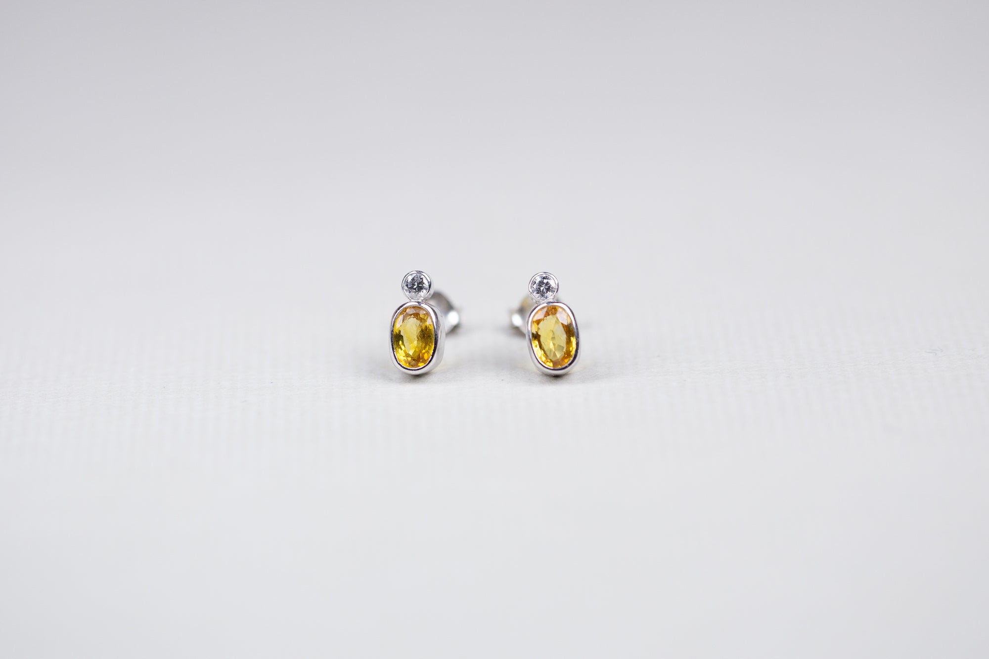 Vintage White Gold Earrings with Diamond and Yellow Sapphire