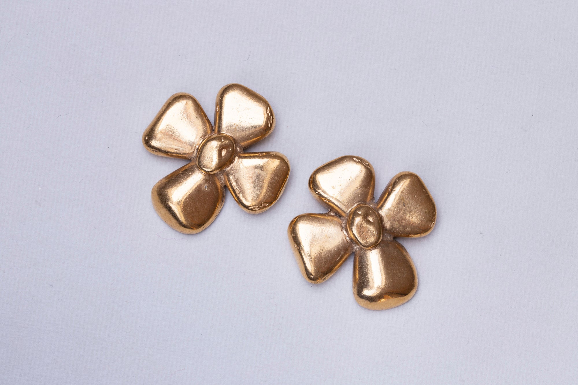 Vintage Gold Flower Clip-on Earrings