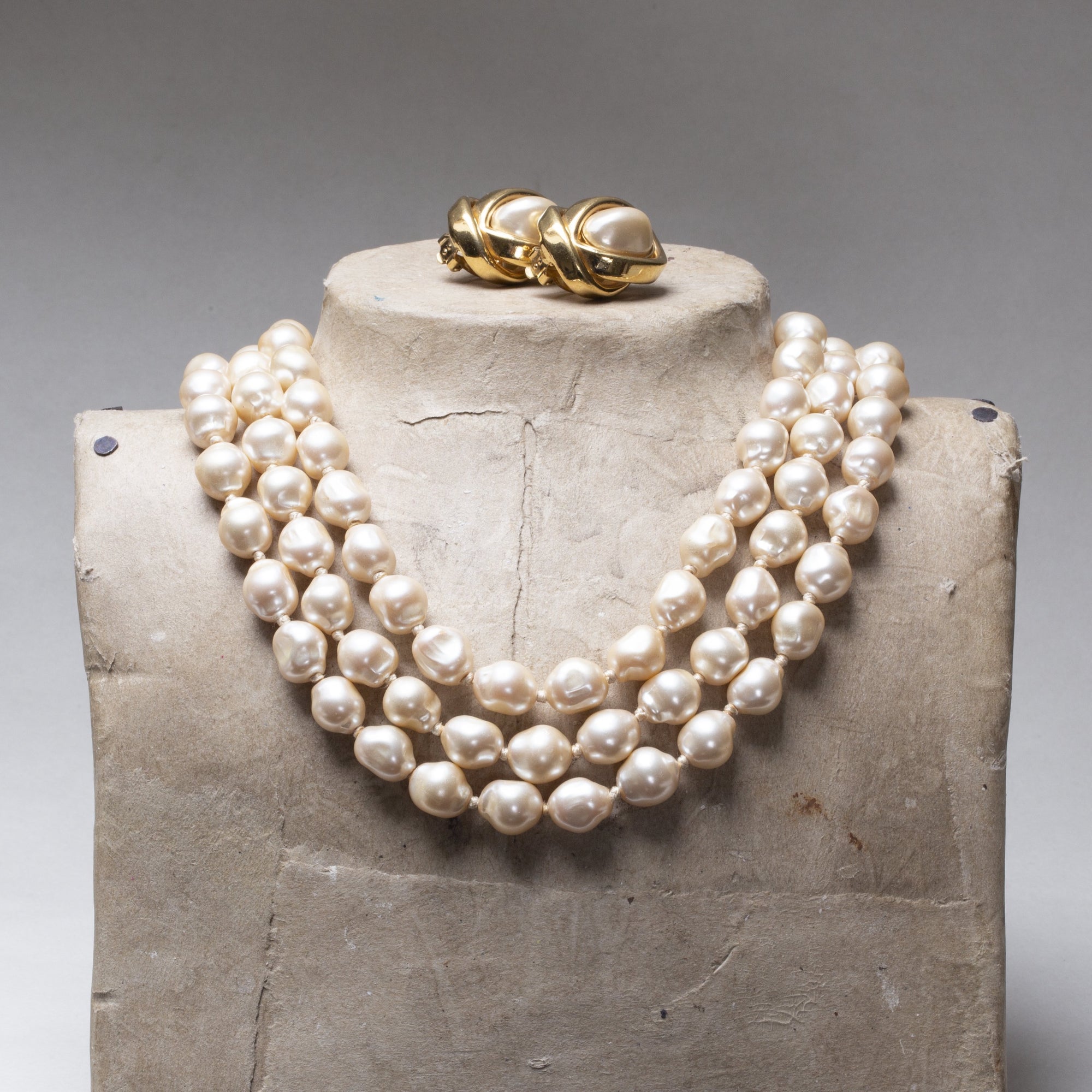 Vintage Pearl Necklace with Gold Clasp and Earrings