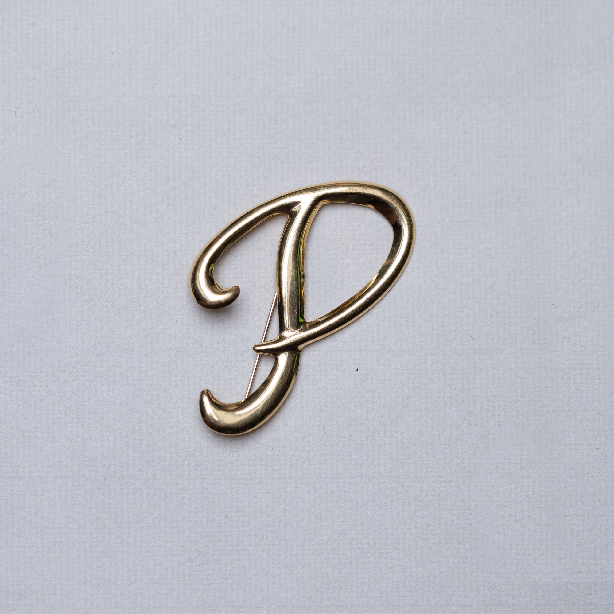 9ct Gold "P' Brooch